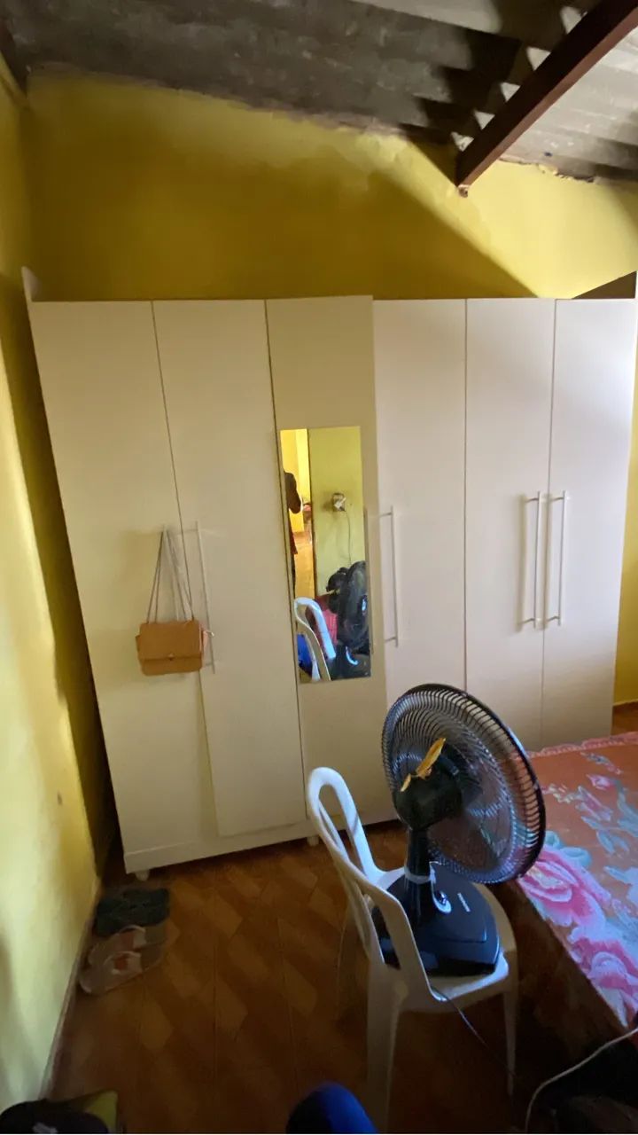 Vende-se guarda-roupa de casal