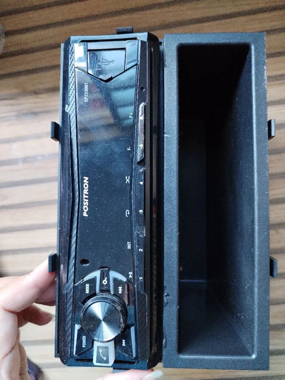 SOM AUTOMOTIVO POSITRON SP2230 com Bluetooth e USB (Pendrive) 