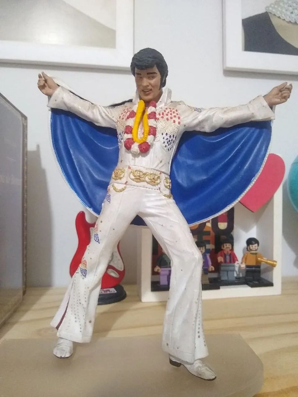 Boneco Elvis Presley McFarlane com caixa, tudo original - Foto 2