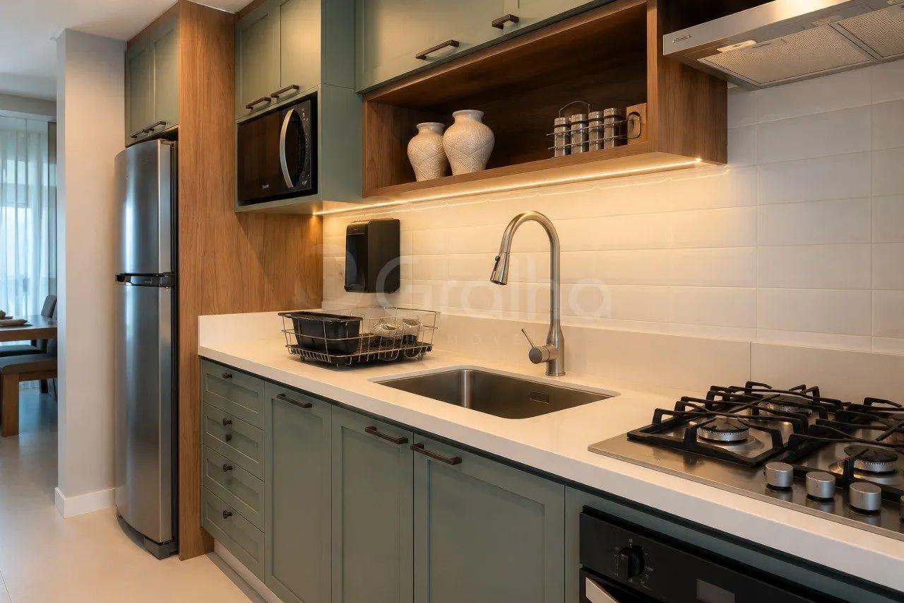 Apartamento com 2 suítes e 2 Garagens no bairro Carvoeira - Foto 3