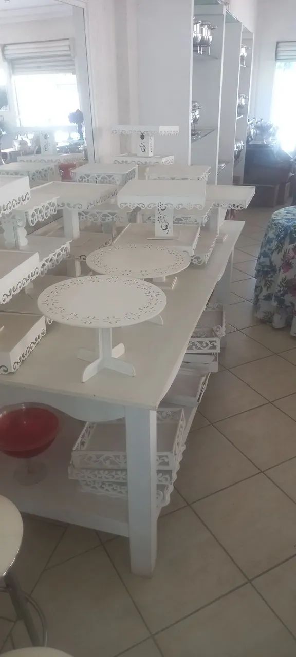 Mesa de decoração 2m e 10 - Foto 2