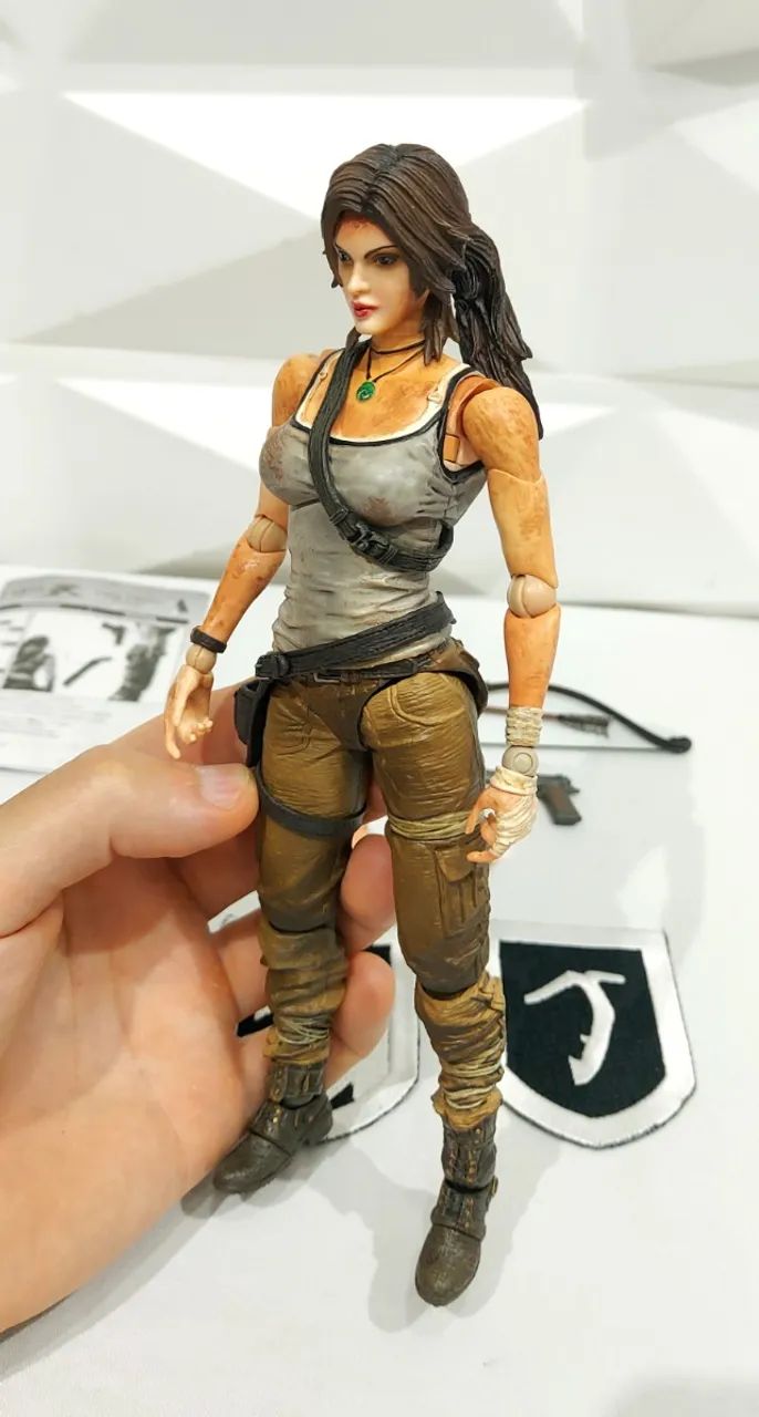 Square Enix Play Arts Kai Tomb Raider Lara Croft Original
