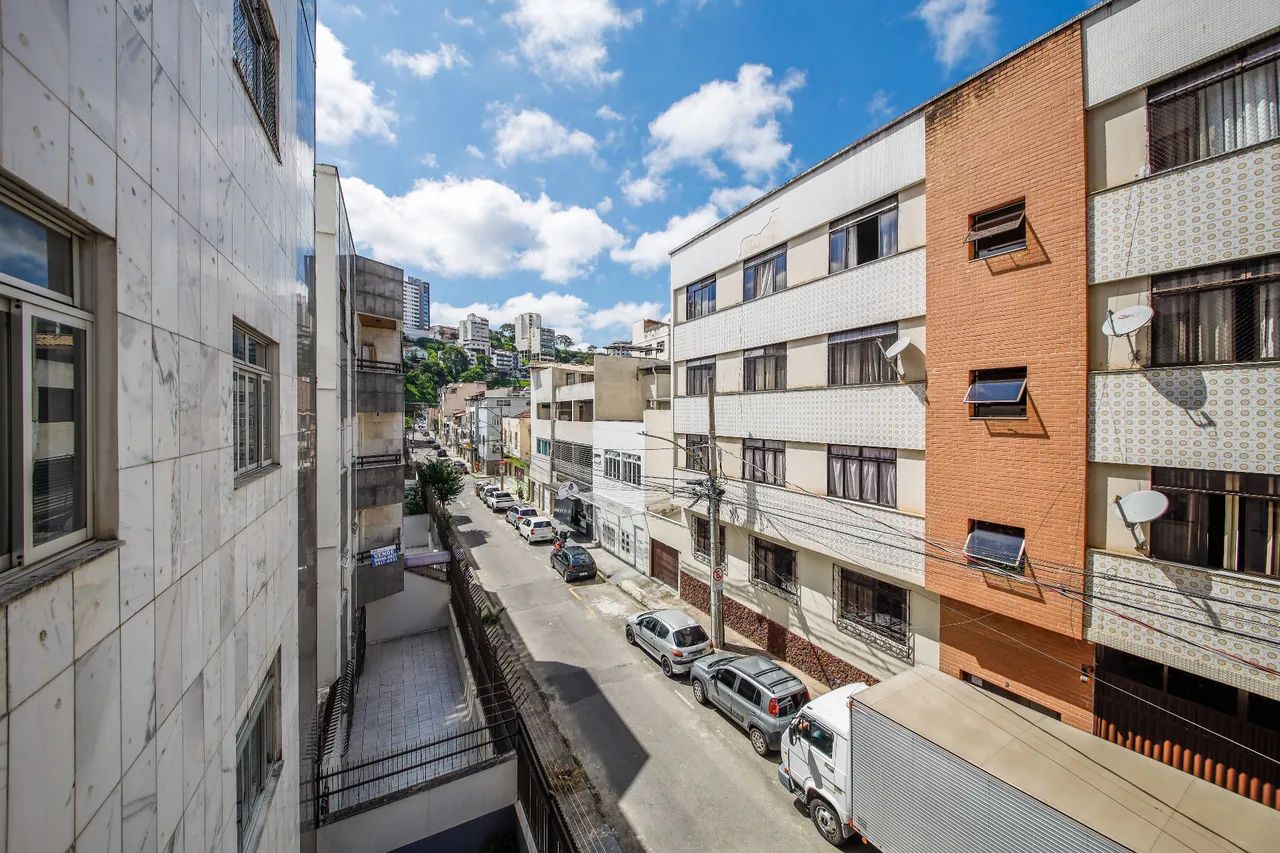 Prático, bem arejado, com varanda e vaga para venda - Foto 5