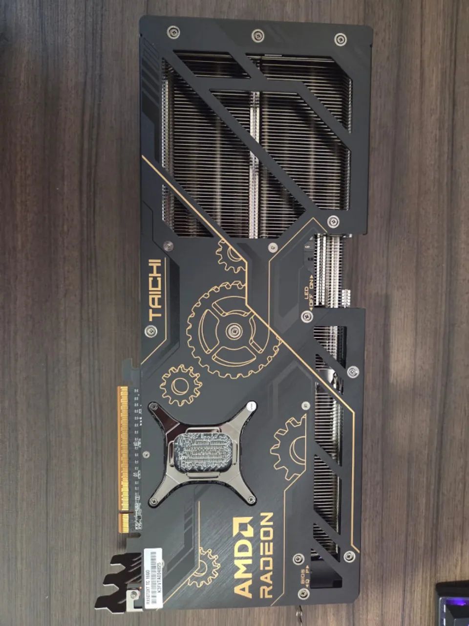 ASRock Radeon RX 9070 XT Taichi 16GB - Foto 5