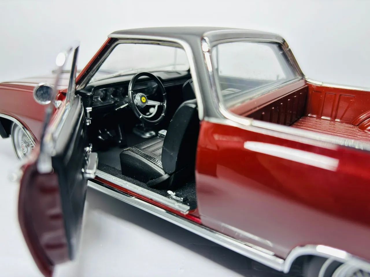 Miniatura Chevrolet El Camino 1965 1/18 - Foto 5