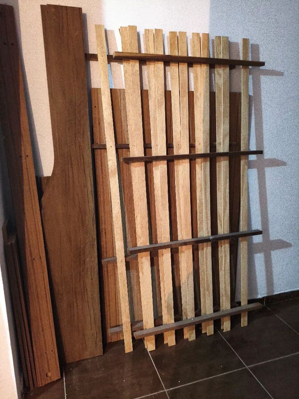 beliche semi nova desmontada de madeira mdf  sem colchão 