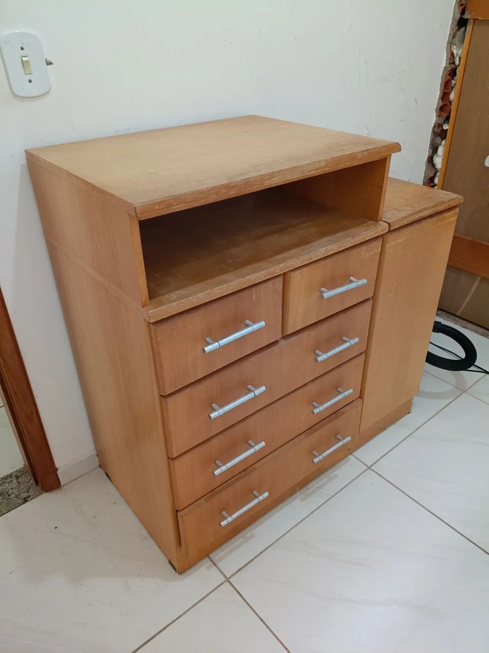 Cômoda em Cerejeira 