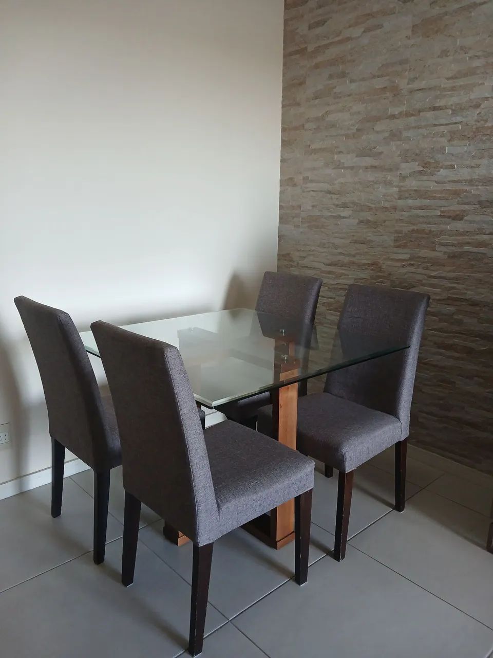 Mesa com 4 Cadeiras
