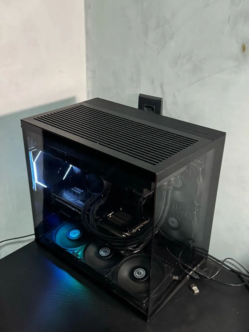 Gabinete Lian Li Dynamic V2 Flow  - Foto 3