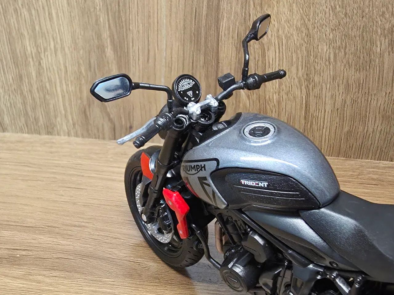 Miniatura Triumph Trident 660 escala 1:12 Welly<br> - Foto 5