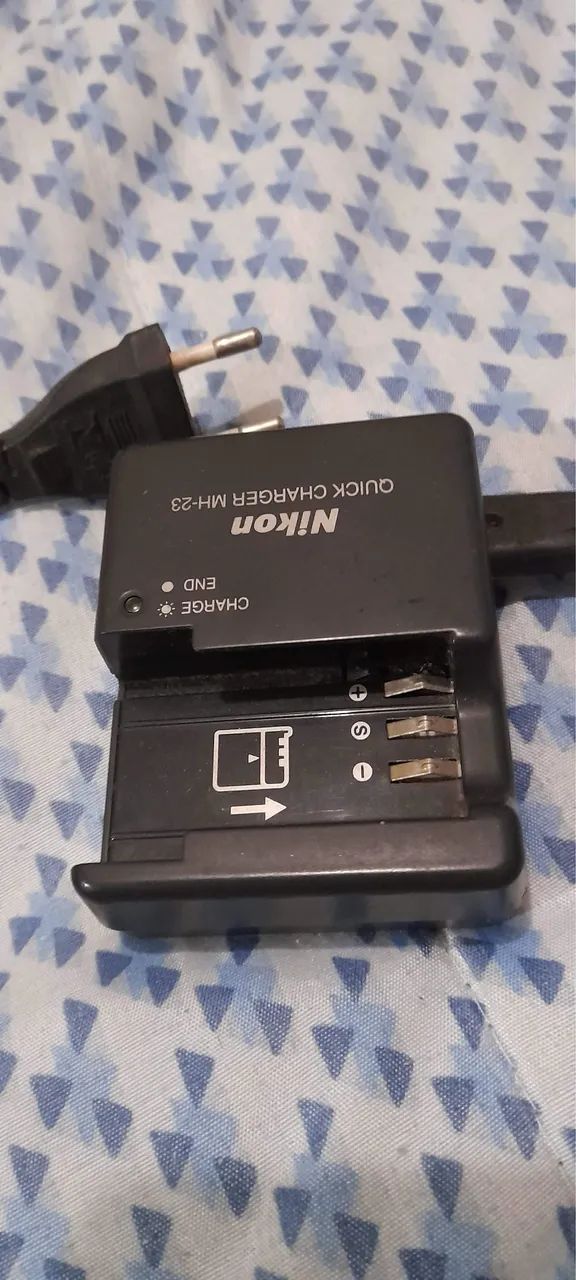 câmera Nikon 800,00 reais pra sair logo - Foto 2