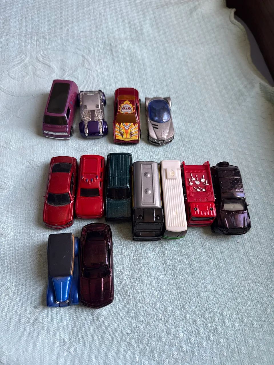 Carrinhos 1/64 - hotwheels e outros 