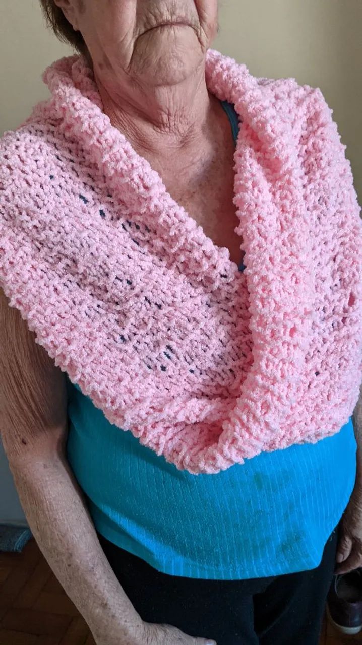 Cachecol Artesanal em Lã Rosa  - Foto 2