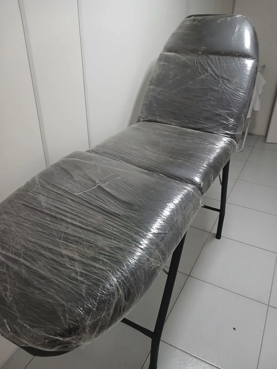 Cadeiras e macas