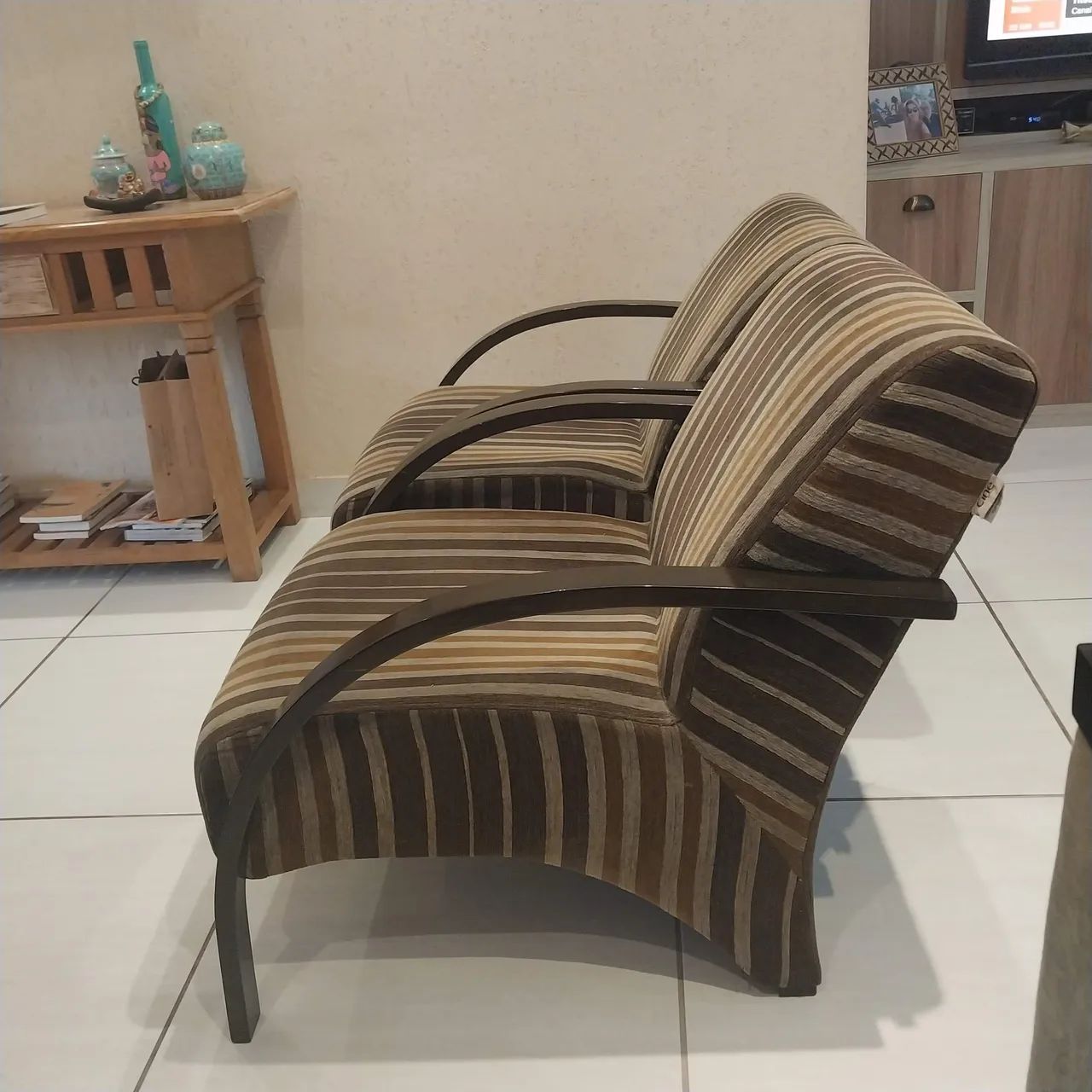 Poltronas com braços de madeira - Foto 4