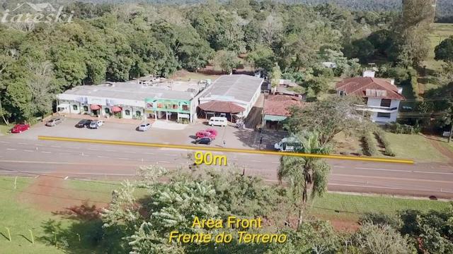 Areá de terra na Avenida das Cataratas