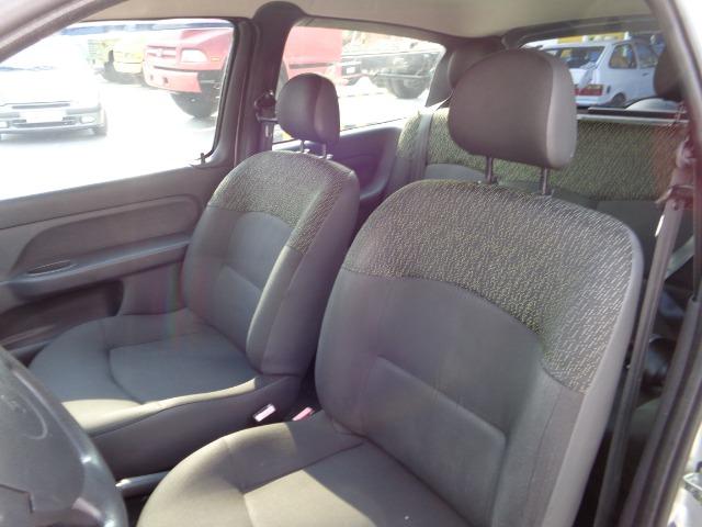 Renault Clio Autentic 3 portas - Foto 8