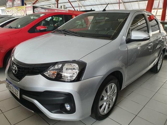 Toyota etios sedam 1.5 top 2020 aceito troca - Foto 3