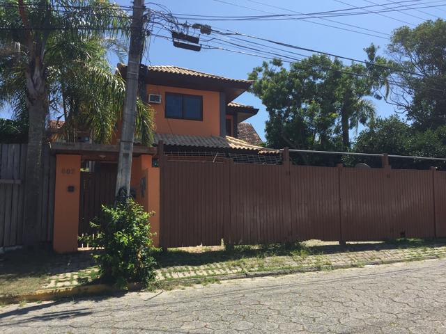 Casa inteira reveion pé na areia pico da cruz campeche florianopolis