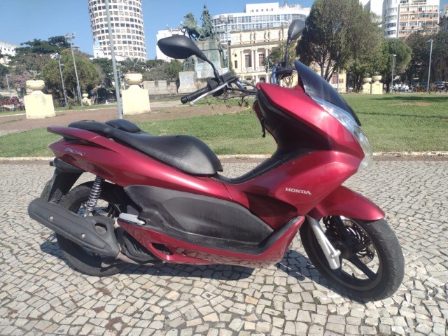 HONDA PCX 150  ÓTIMO ESTADO  SÓ 20.000KM FINANCIO EM ATÉ 48X