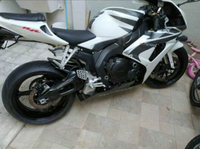 VENDO HONDA CBR1000RR FIRE BLADE