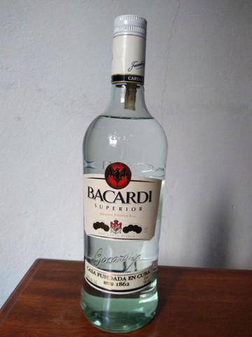 Rum Bacardi Superior carta blanca 980ml para colecionadores .