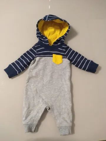Macacão Carters com capuz, tamanho NB (recém nascido)