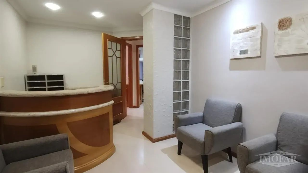 Excelente Sala Comercial dividida em 3 escritórios, conta também com; recepção, copa/cozin