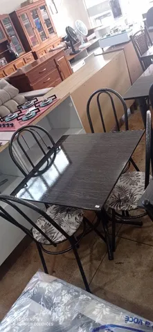 MESA 4 CADEIRAS NOVA