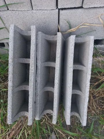 Vendo bloco de canaleta de 09