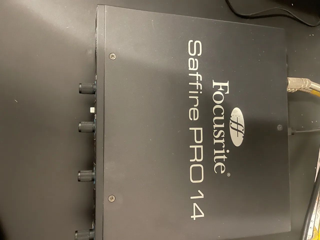 Focusrite Saffire Pro 14 - Interface de Áudio