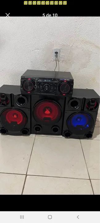 Som automotivo com subwoofer e 2 caixas de som