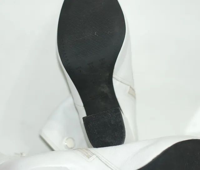 bota couro branca cano médio número 38 - Foto 2