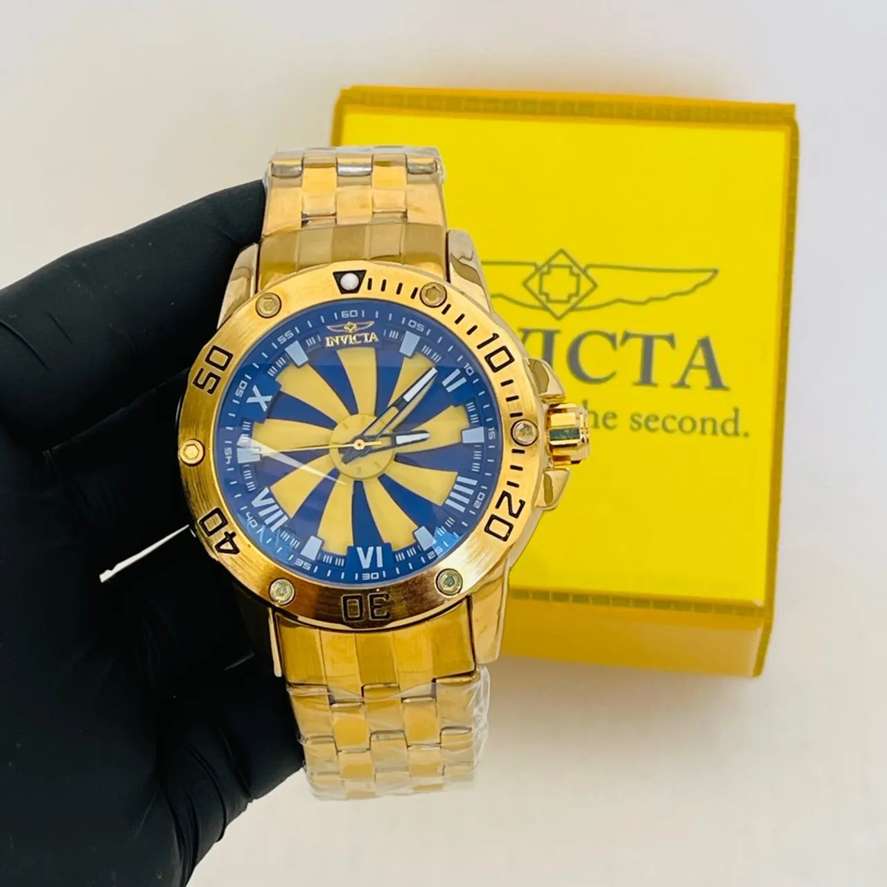 Relógio Masculino Invicta Speedway Quartz Dourado - Foto 4
