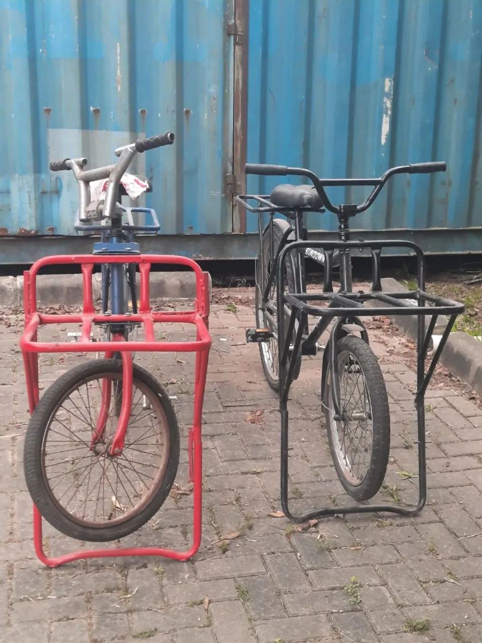 Bicicleta transporte água mineral