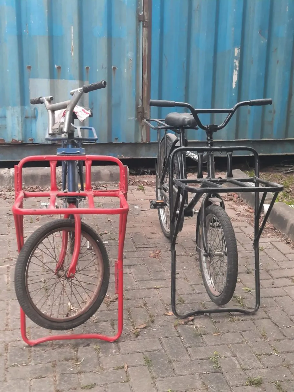 Bicicleta transporte água mineral