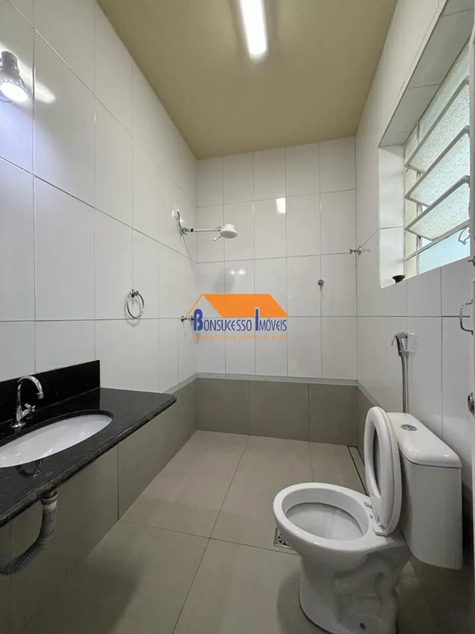 Prédio comercial e residencial com 2 moradias e 5 lojas, Bairro Concórdia, Belo Horizonte/ - Foto 4