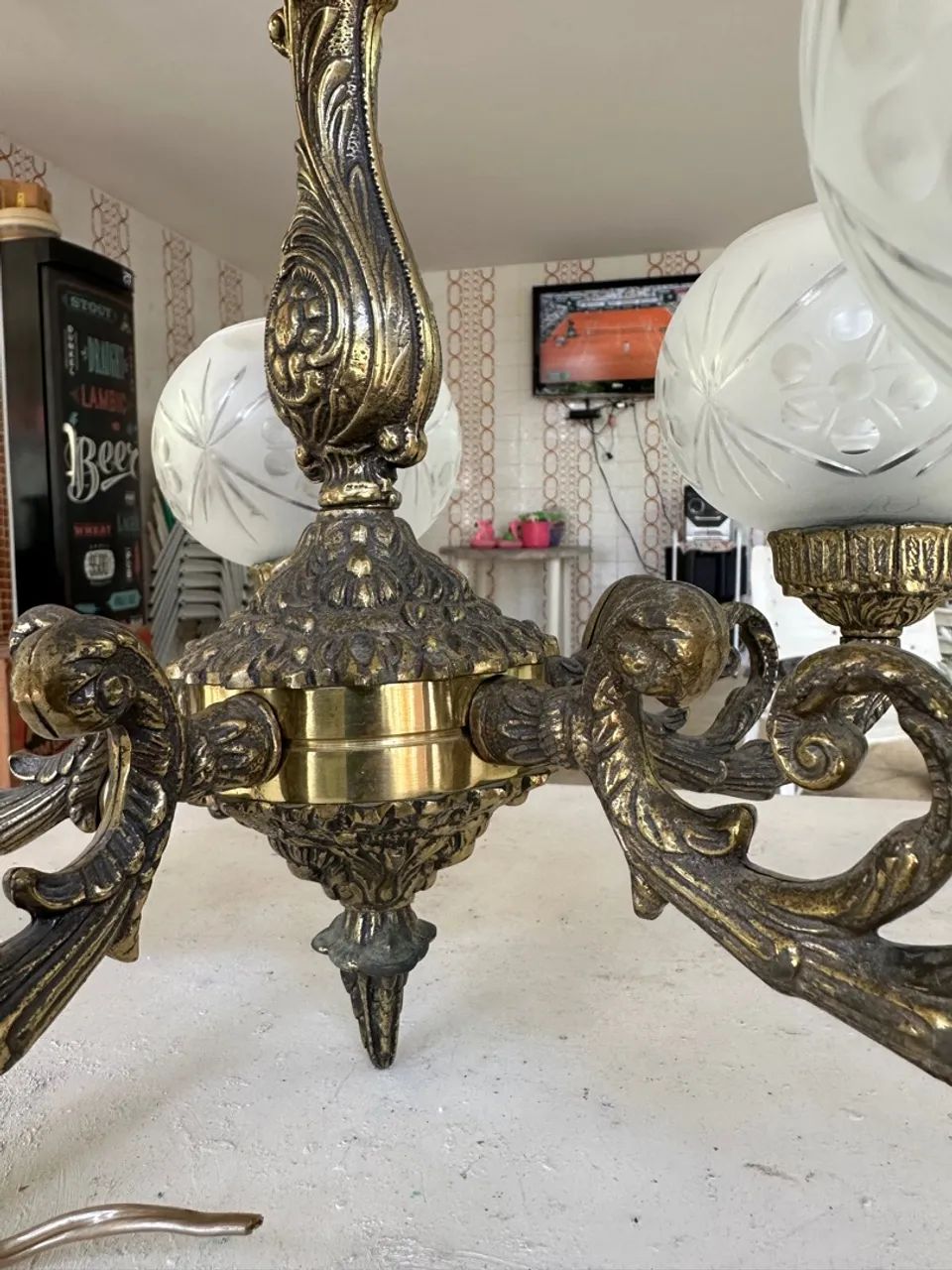 Lustre Clássico com 5 Cúpulas de Vidro - Foto 3