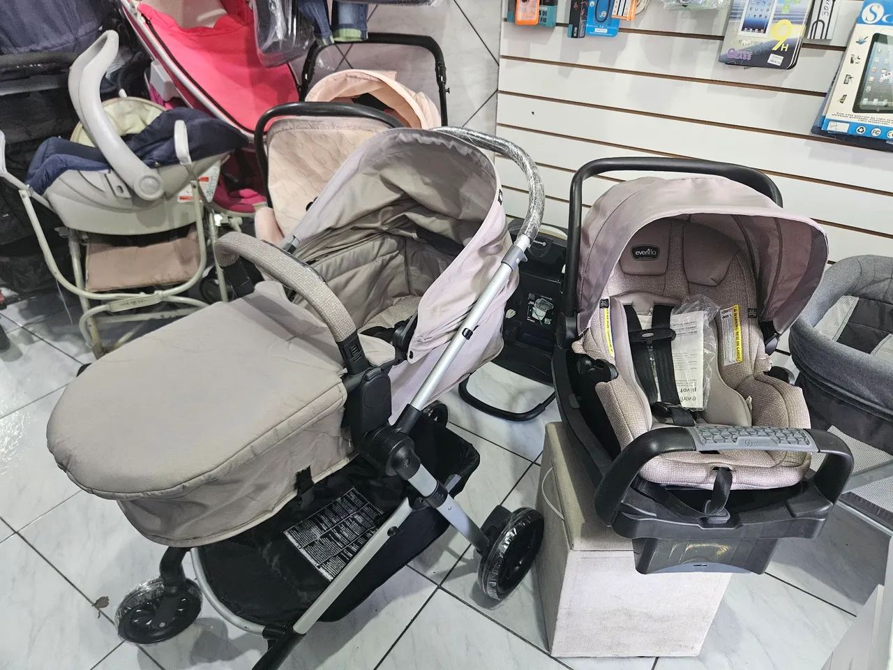 Carinho evenflo  parcelamento em até 10 vezes sem juros no cartão  vindo n loja  - Foto 4