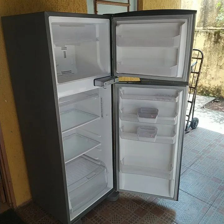 Geladeira Brastemp Frost Free em inox bem conservada  - Foto 5