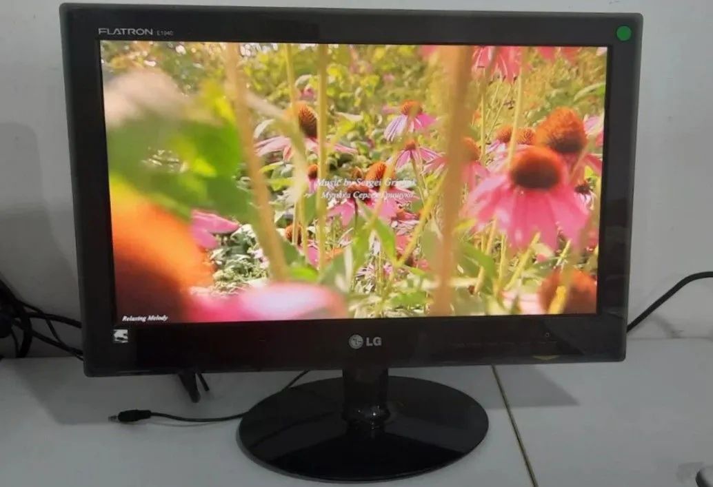 MONITOR GAMER 19" LED LG Flatron E1940S<br> - Foto 4