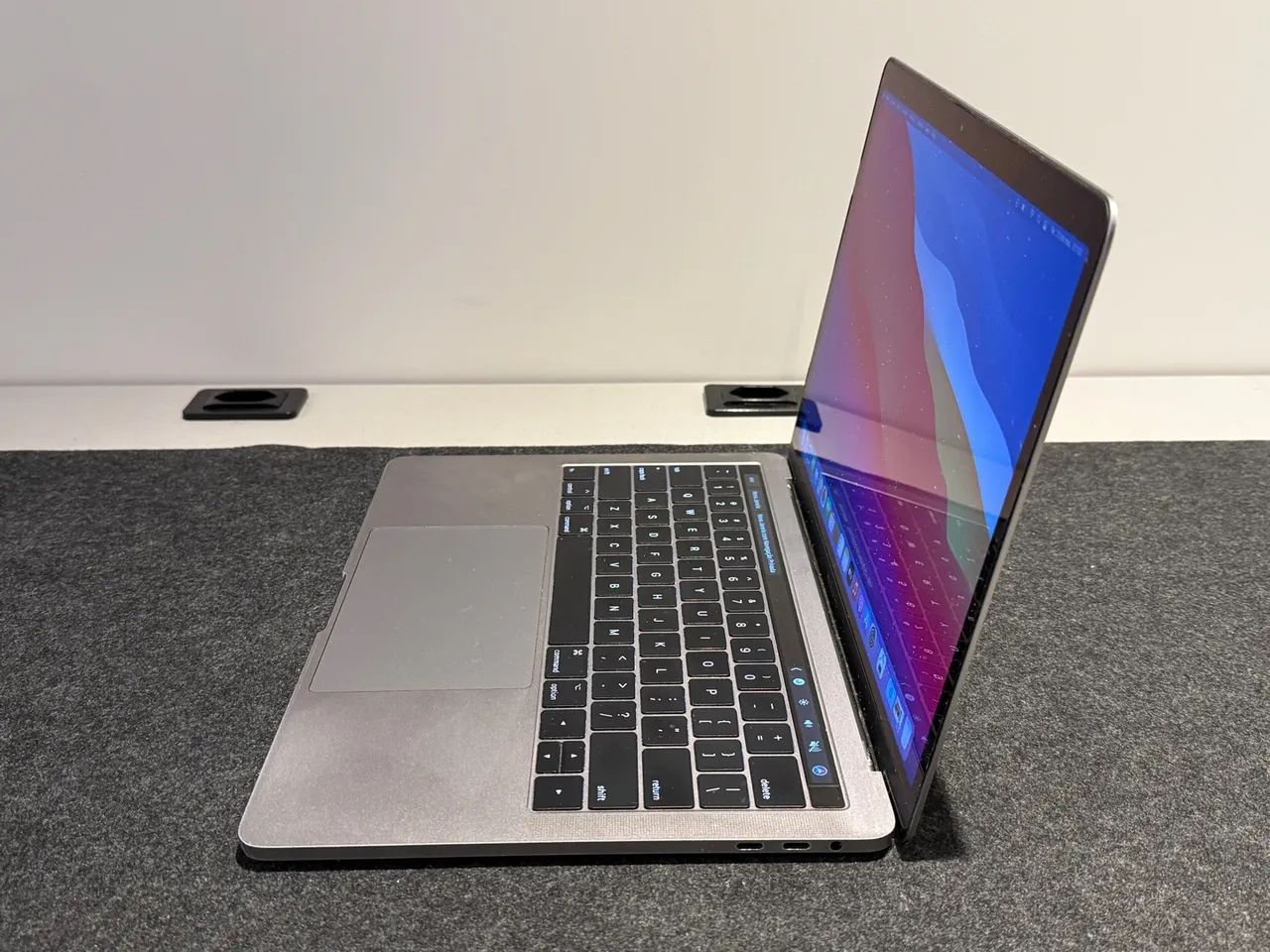 MacBook Pro 13 polegadas Touch Bar 2017 Usado - Foto 4