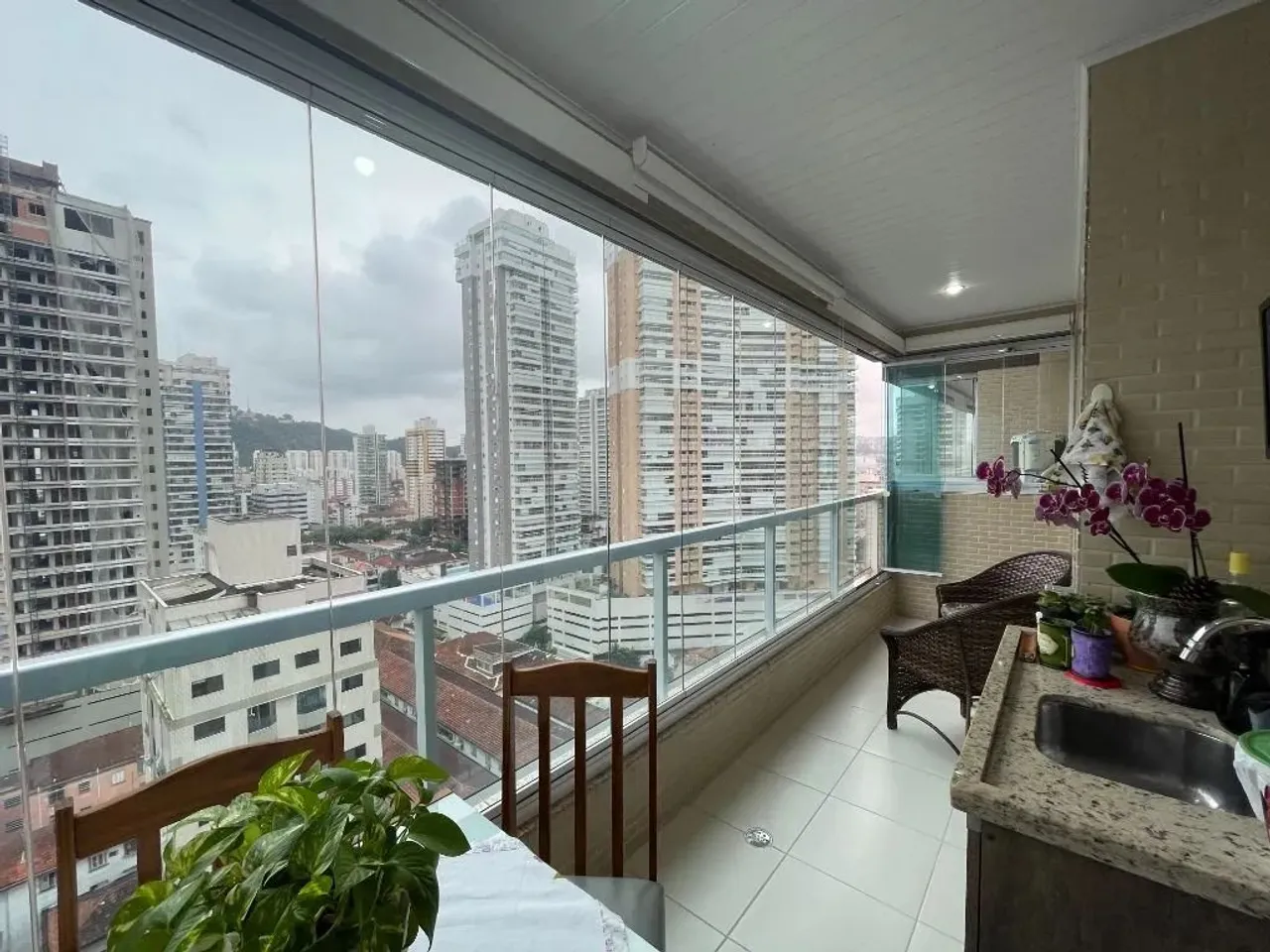 Comprar Apartamento com 2 dormitórios , 93 m², Lazer completo - Gonzaga - Santos/SP