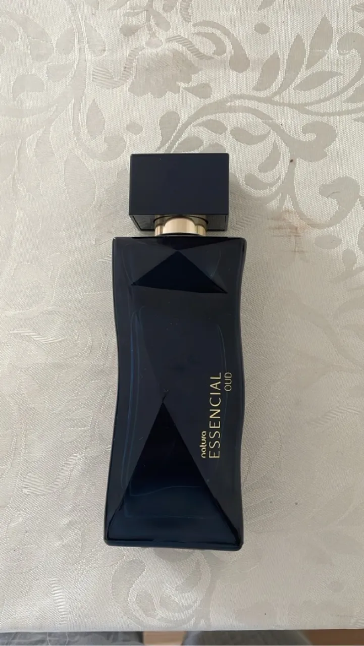 Perfume Natura Essencial Oud