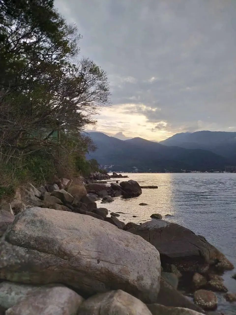 Maravilhoso Terreno com 300m² a 40 Metros do Mar na Enseada de Brito em Palhoça/SC! - Foto 5
