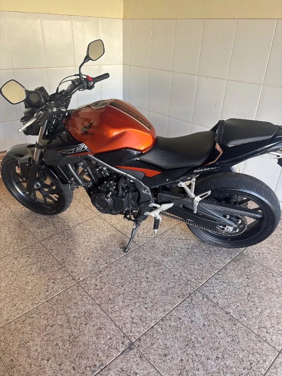 CB 500F moto muito nova
