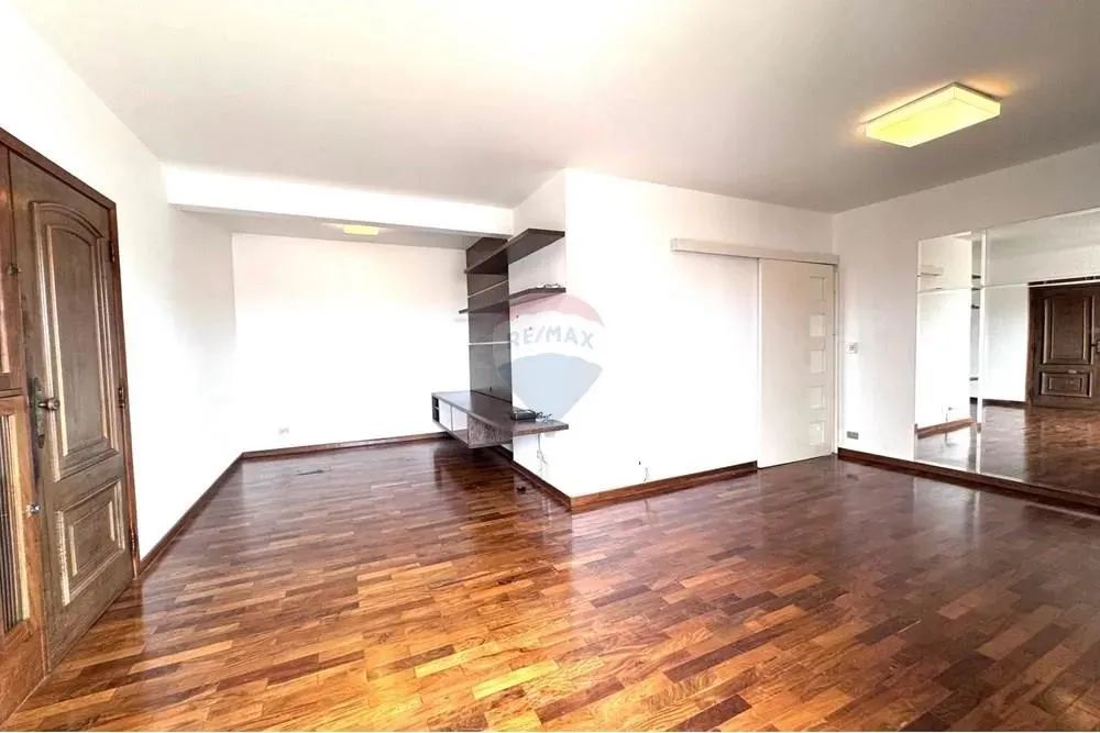Amplo Apartamento a venda no Centro 125m²