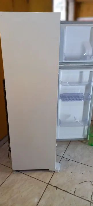 Geladeira eletrolux Frost free 390 litros - Foto 6