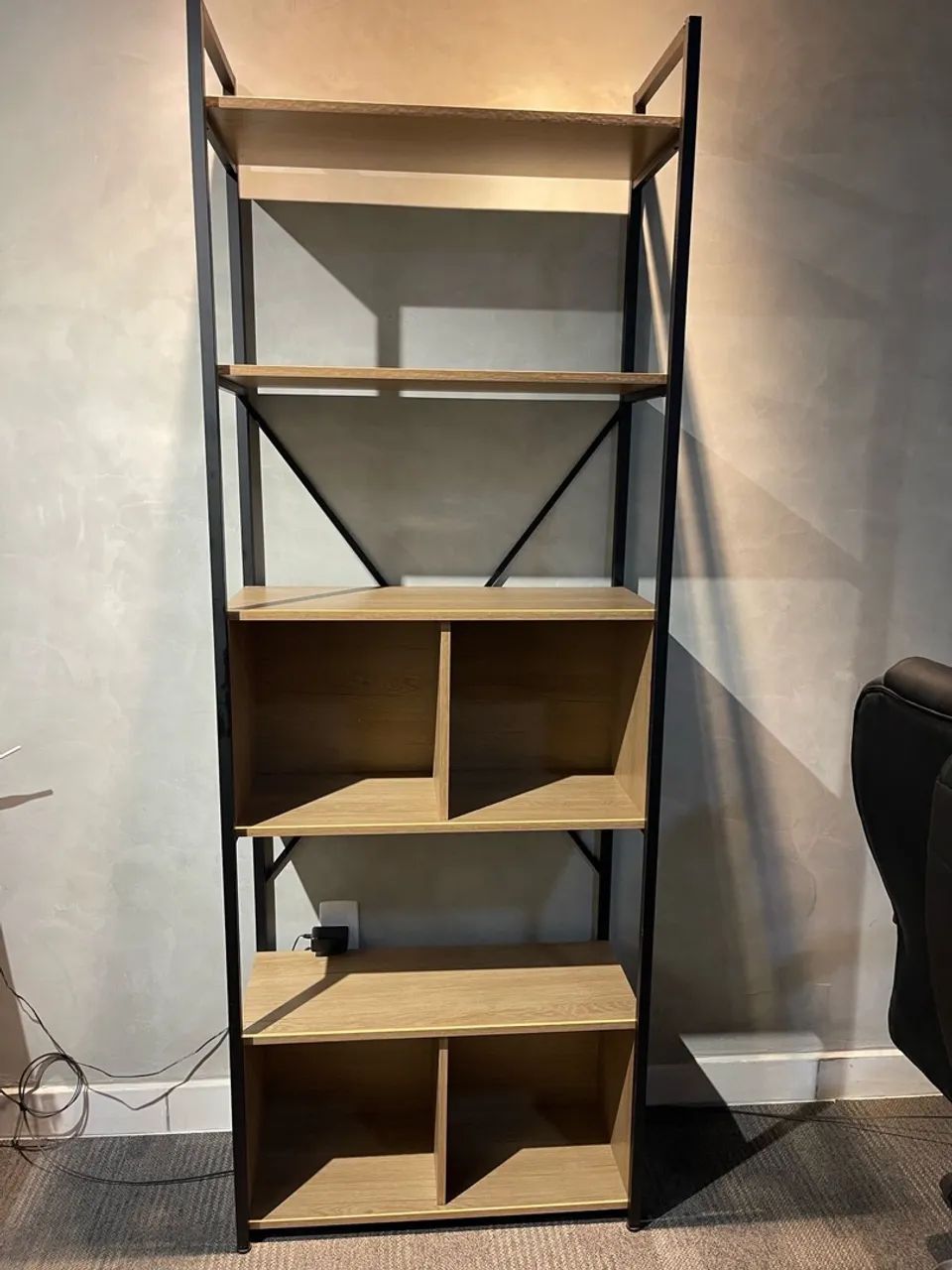 Estante de Metal com Prateleiras - MÓVEIS PARA ESCRITÓRIO E DECORAÇÃO  - Foto 3