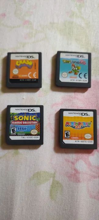 Lote de 4 jogos Nintendo DS crash mind over,yoshi's Island,Sonic classic,Mario party